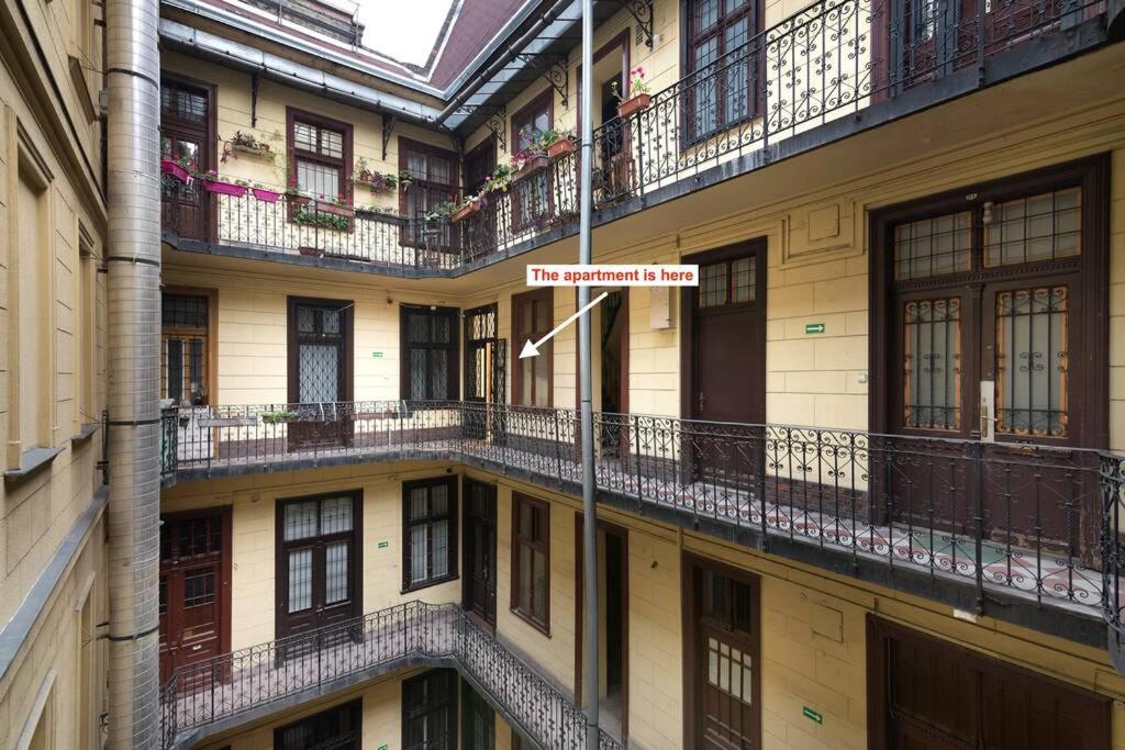 Contemporary Hidden Gem Art-Deco Residence Budapest Esterno foto